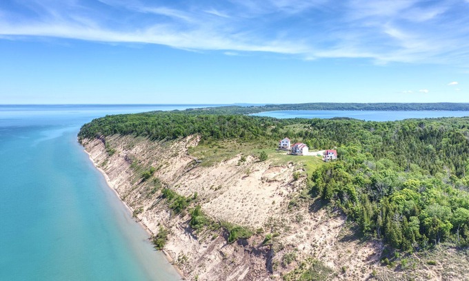 Frankfort Casa | Lake Bluff Preserve Maple Cottage con vistas al lago Michigan para 10 personas