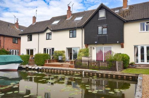 Irstead Casa | Margherita