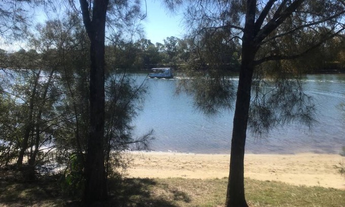 Diddillibah Apartamento | Maroochydore River front Cabin - Maroochy River