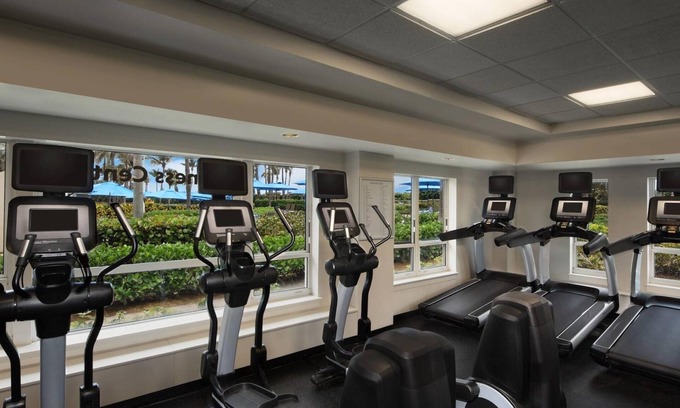 Palm Beach Shores Complejo | Marriott Ocean Point, Resort & Spa, Beachfront