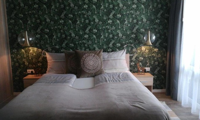 Schliersee Apartamento | Maurers Schlierseetraum 1 hochwertige Erdgeschosswohnung mit allen Raffinessen erfreut sich auch Urlauber idealerweise für Paar mit Kindern geeignet und Vierbeiner Dank des tollen Zauns auf der Terrasse stylisch und edel von der Ausstattung mit 64 qm