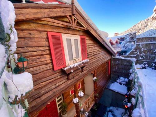 Sanjauli Hotel | MeenaBagh Villa Rooms & Cafe