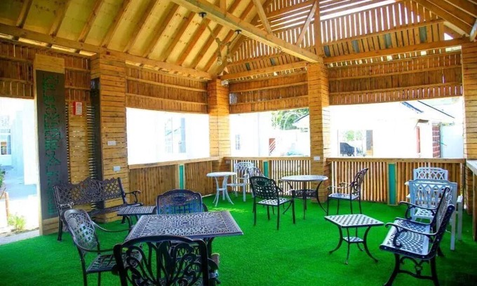 Dar es Salaam Cama Y Desayuno | Mega Lodge