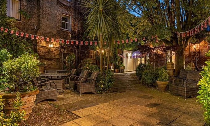 Salisbury Hotel | Mercure White Hart Hotel Salisbury and Apartments