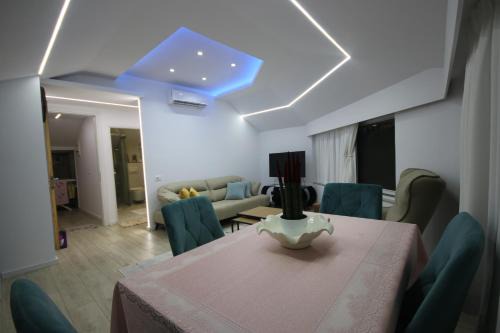 Borsh Apartamento | Metaj House