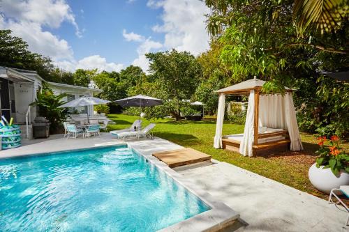 El Portal Casa | Miami Pool Cottage, tropical garden paradise