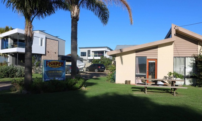 Merimbula Cabina | Micks Budget Accommodation on Fishpen
