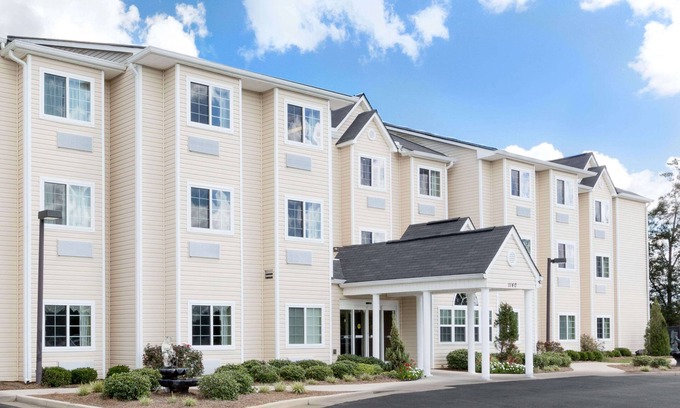 Ozark Hotel | Microtel Inn & Suites by Wyndham Ozark