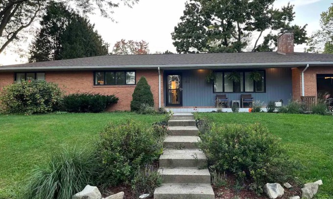 State College Casa | Mid century Mod ranch walking distance to PSU & Downtown State college