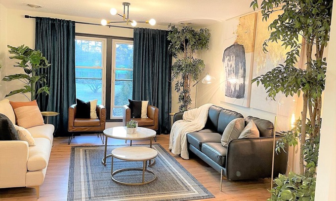 Jamestown Casa | Midcentury Poolside Retreat Near Greensboro/High Point/Winston Salem