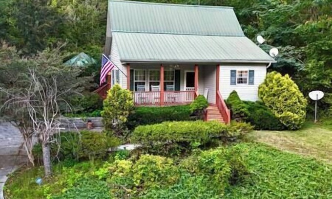 Dandridge Casa | Middle of Everywhere