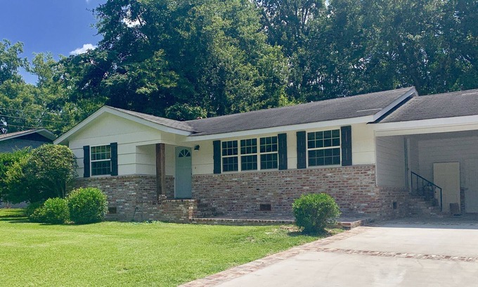 Hattiesburg Cabaña | Midtown-Avenues Cottage