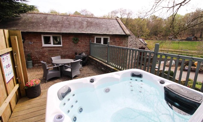 Wing Casa | Mill House Cottage, Fishing Park, Brampton, Nr Carlisle