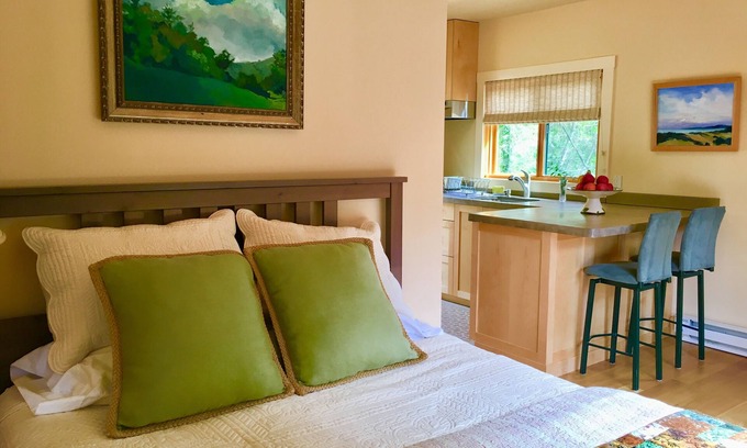 Mill Valley Cabaña | Mill Valley Nature Cottage. Soleado. Sereno. Escapada romántica. Hikers / Bikers Dream