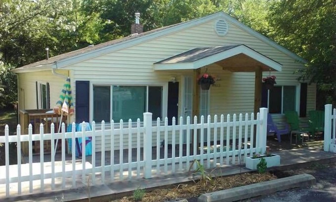 Miller Beach Casa | Espaciosa casa de 5 dormitorios y 3 baños en Fun Filled Miller Beach