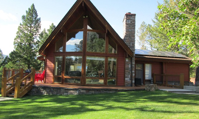 East Kootenay Cabina | Million Dollar views. Luxury Cabin on Private Estate Property