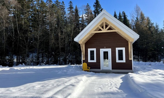 Saint-Gabriel-de-Valcartier Chalet De Esquí | Mini cottage # 6 by the river banks