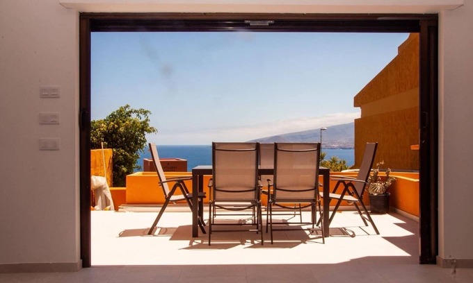 Radazul Casa | Minimalist style townhouse with ocean view