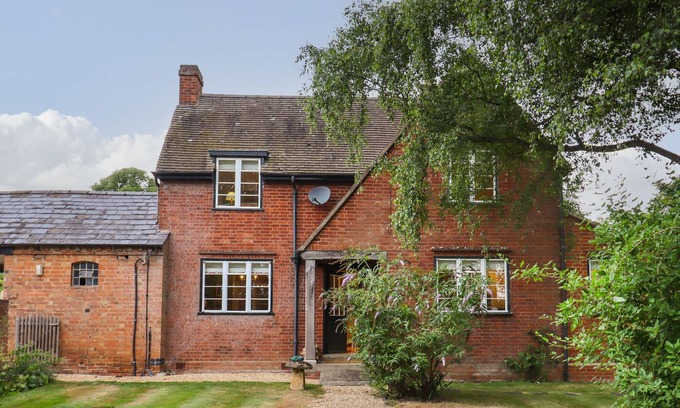 Quedgeley Cabaña | MINTON COTTAGE, family friendly, with open fire in Lower Quinton