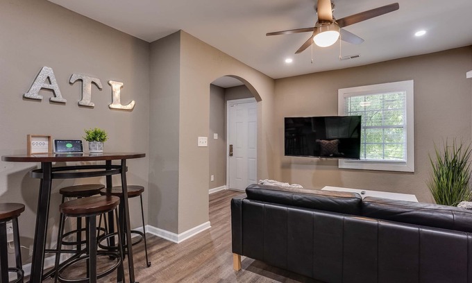 Pittsburgh Casa | Minutes from downtown - The Beltline Hideaway