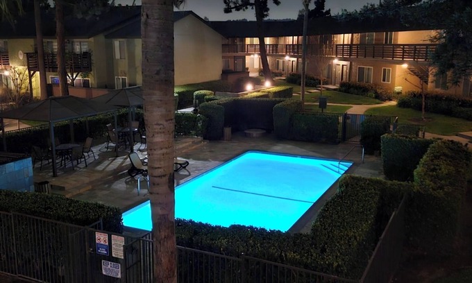 La Habra Condominio | Minutes from the Happiest place on earth. A private getaway. Entire place.