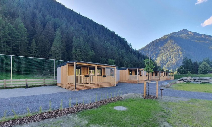 Mallnitz Alquiler De RV | Mobile home, shower, toilet, 2 bedrooms - HOCHoben camp & explore