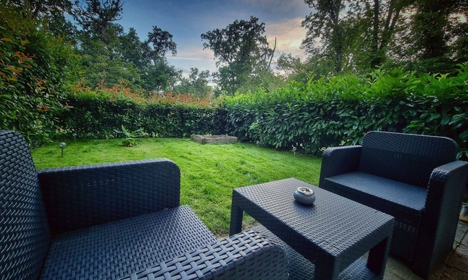 Saint-Germain-les-Corbeil Apartamento | Modern studio with private Jacuzzi