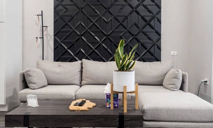 Woodlawn Condominio | Modern 2-bedroom 2 -bath condo in wonderful Woodlawn Chicago.