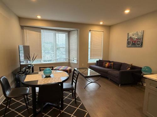 North Philadelphia West Apartamento | Modern 2BR 2BA Apartment with rooftop in Brewerytown