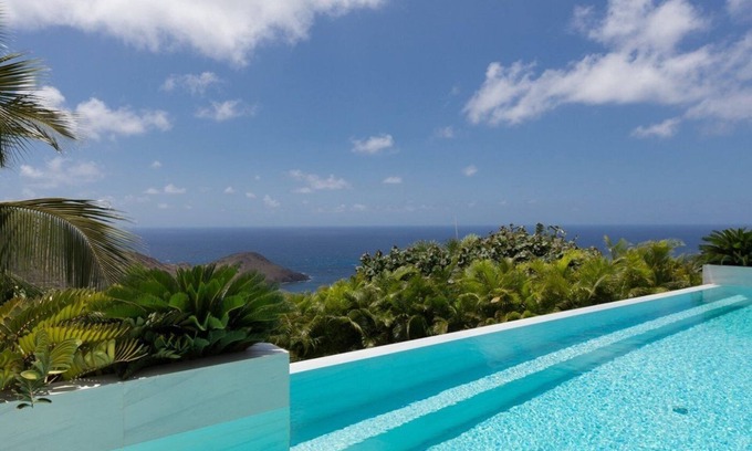 Devet Villa | Modern 4 BDRM Carribean Villa w Pool
