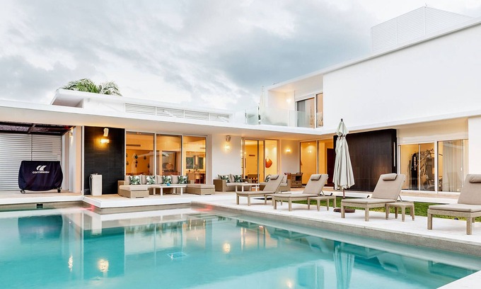 Playa Mujeres Villa | Modern 4-Bedroom Villa w/Gym & Walking Distance to Beach –Perfect Cancún Getaway