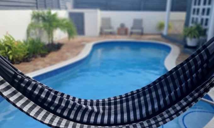 Calbas Plaza Residences Casa | MODERN and CLEAN - 6 guests - beautiful and private vacation home with pool!
