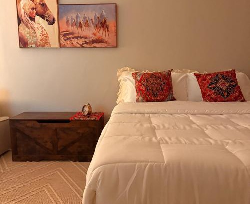 Ghirnatah Apartamento | Modern Arabian charm Studio - Self check in- استديو غرفة بجلسة جانبية بطابع سعودي- تسجيل دخول ذاتي