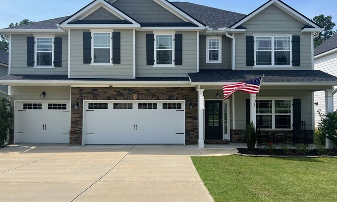 Evans Casa | Modern-Boho Estate in the Heart of Evans! 10 Minutes to The Masters!