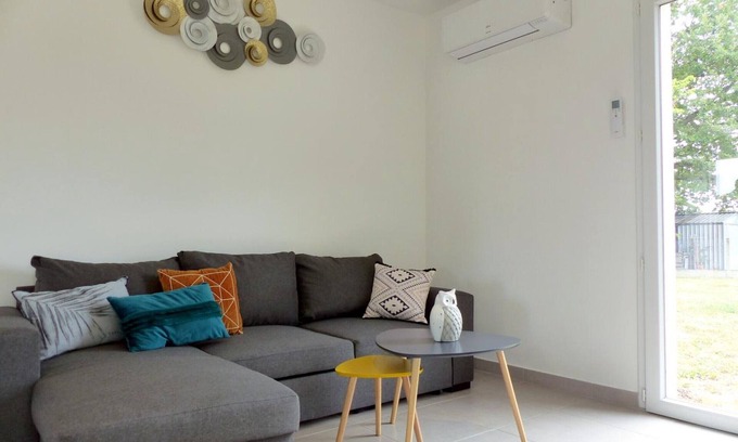 Saint-Remy-en-Rollat Cabaña | Gîte confortable avec climatisation, terrasse, jardin clos et barbecue près de Vichy