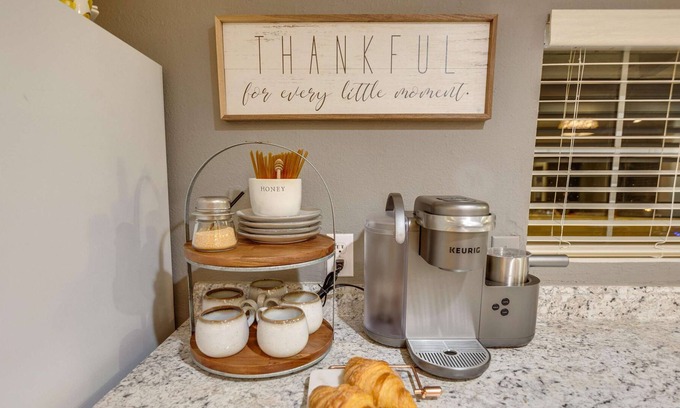 Newcastle Casa | Modern Cottage Charmer/ Outdoor Enthusiast Mecca & One Mile to Folsom Lake