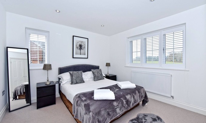 Henley Casa | Cabaña moderna con vistas rurales cerca de un encantador pub, cerca de Henley on Thames