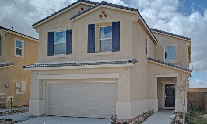 Victorville Casa | Modern cozy home for families and pets