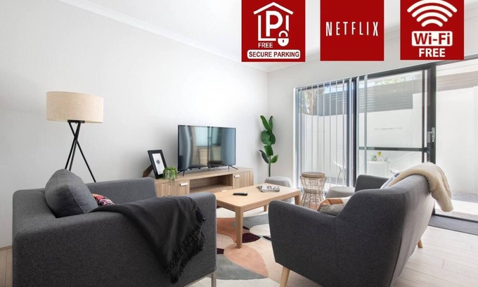Attadale Apartamento | Modern Cozy spacious 3 bdrm 2bath,FREO,Parking,AC