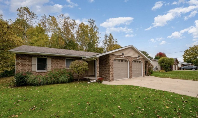 Freeland Apartamento | Modern duplex in a great neighborhood!