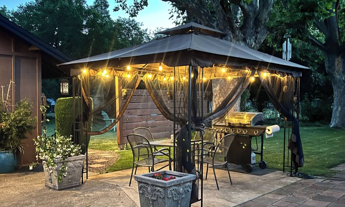 Cascade Cabaña | Modern Entertainment Getaway Off Sacramento River!