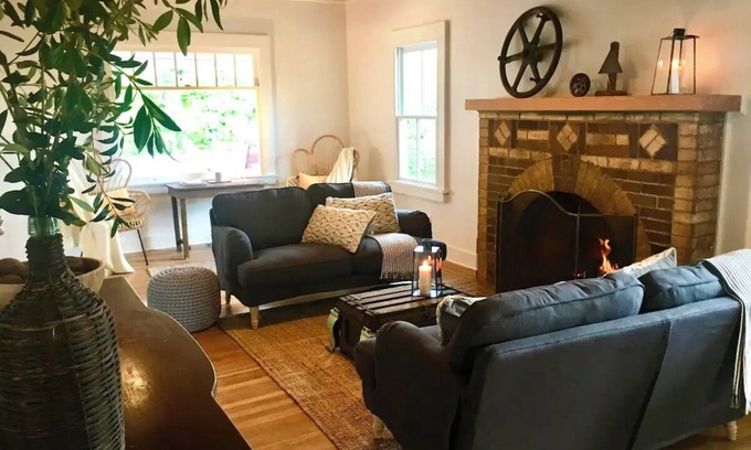 Plymouth Casa | Modern Farm House Family sized in town huge yard