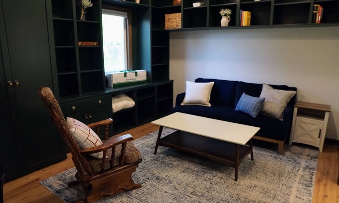 Walla Walla East Cabaña | Modern Farmhouse Cottage