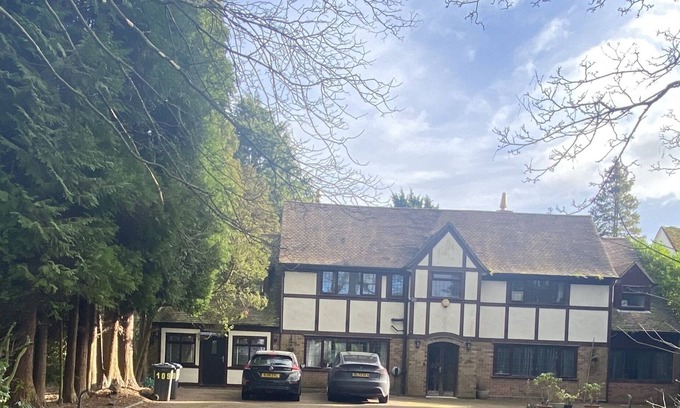 Sutton Coldfield Apartamento | Modern fully independent studio on golf-course.