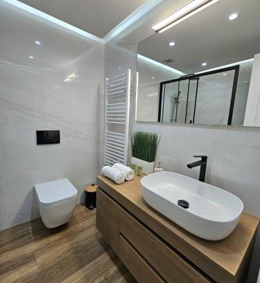 Voula Apartamento | Modern Garden View Apt in Voula, Athens - Luxe