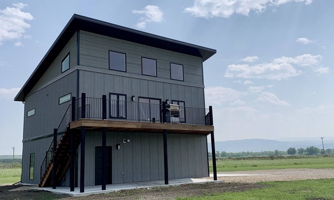 Big Horn County Casa | Modern Home with Private Big Horn River Access