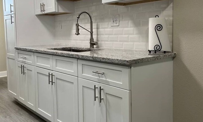 Lauderdale Lakes Condominio | Modern Lauderhill Condo/ Private Room and Bathroom