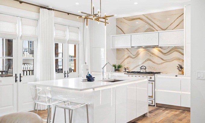 Rosemary Beach Condominio | Modern Luxury Condo Across from Pearl Hotel - Stunning Gulf views Overlooking Western Green