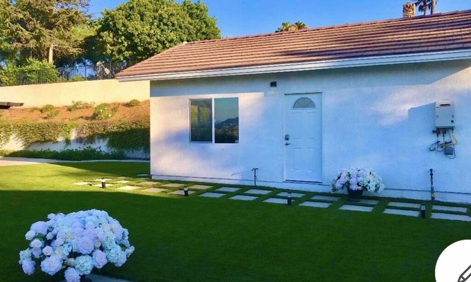 Corona Casa | Modern New Resort Style Guest House