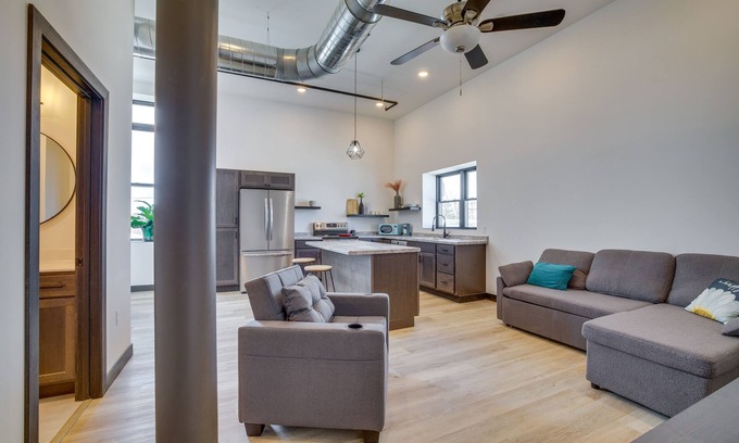 Cashton Apartamento | Modern, Open-Concept Apartment: Downtown Cashton!